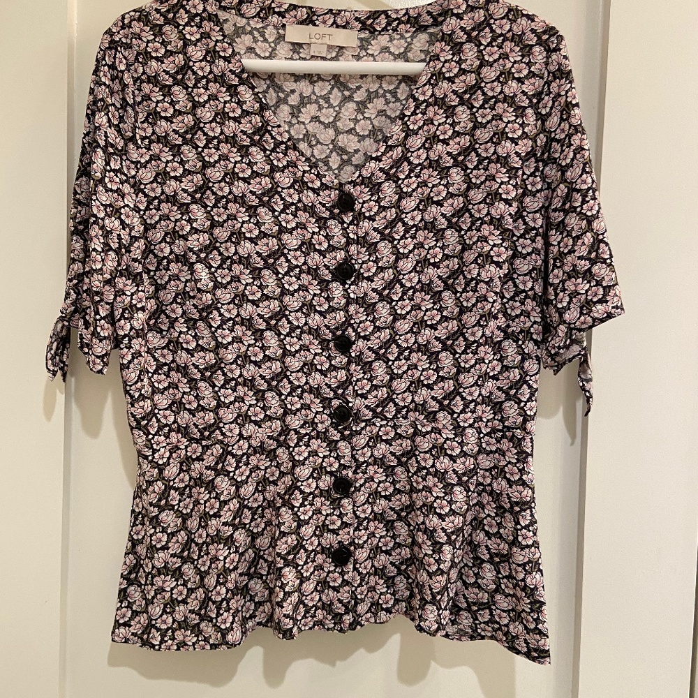 Loft Floral Button Front Top, Size 4